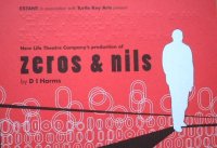 Flyer – a white silhouette at the edge of a stage against a red background. White zeros of different sizes represent an audience